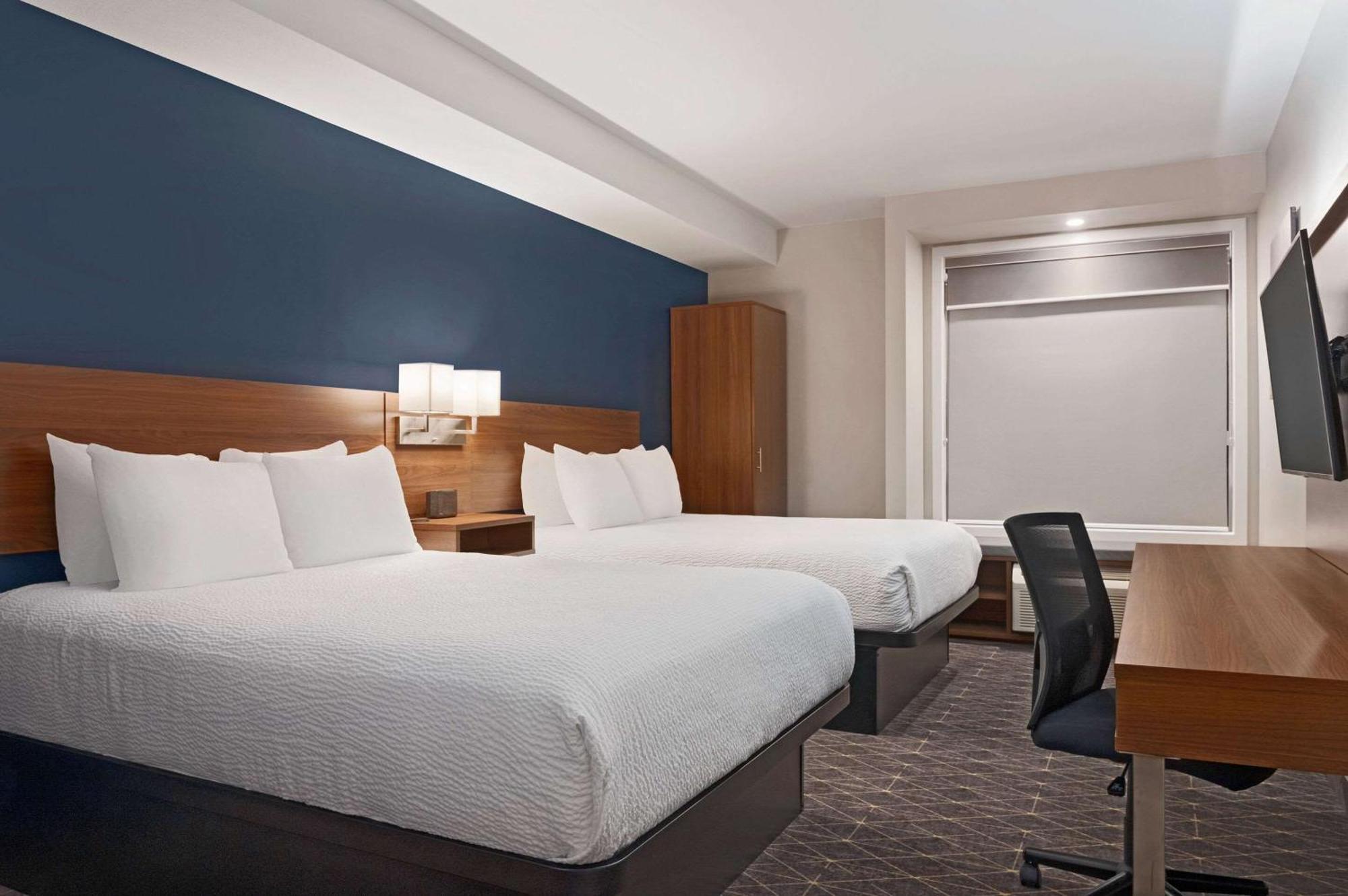 Park Inn By Radisson, كيلوانا المظهر الخارجي الصورة