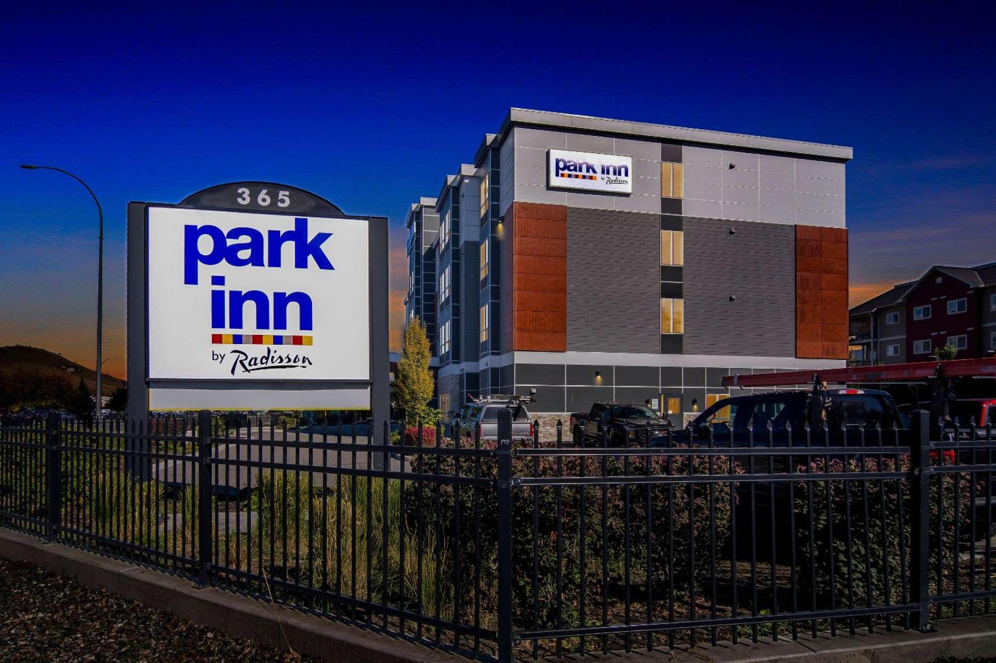 Park Inn By Radisson, كيلوانا المظهر الخارجي الصورة